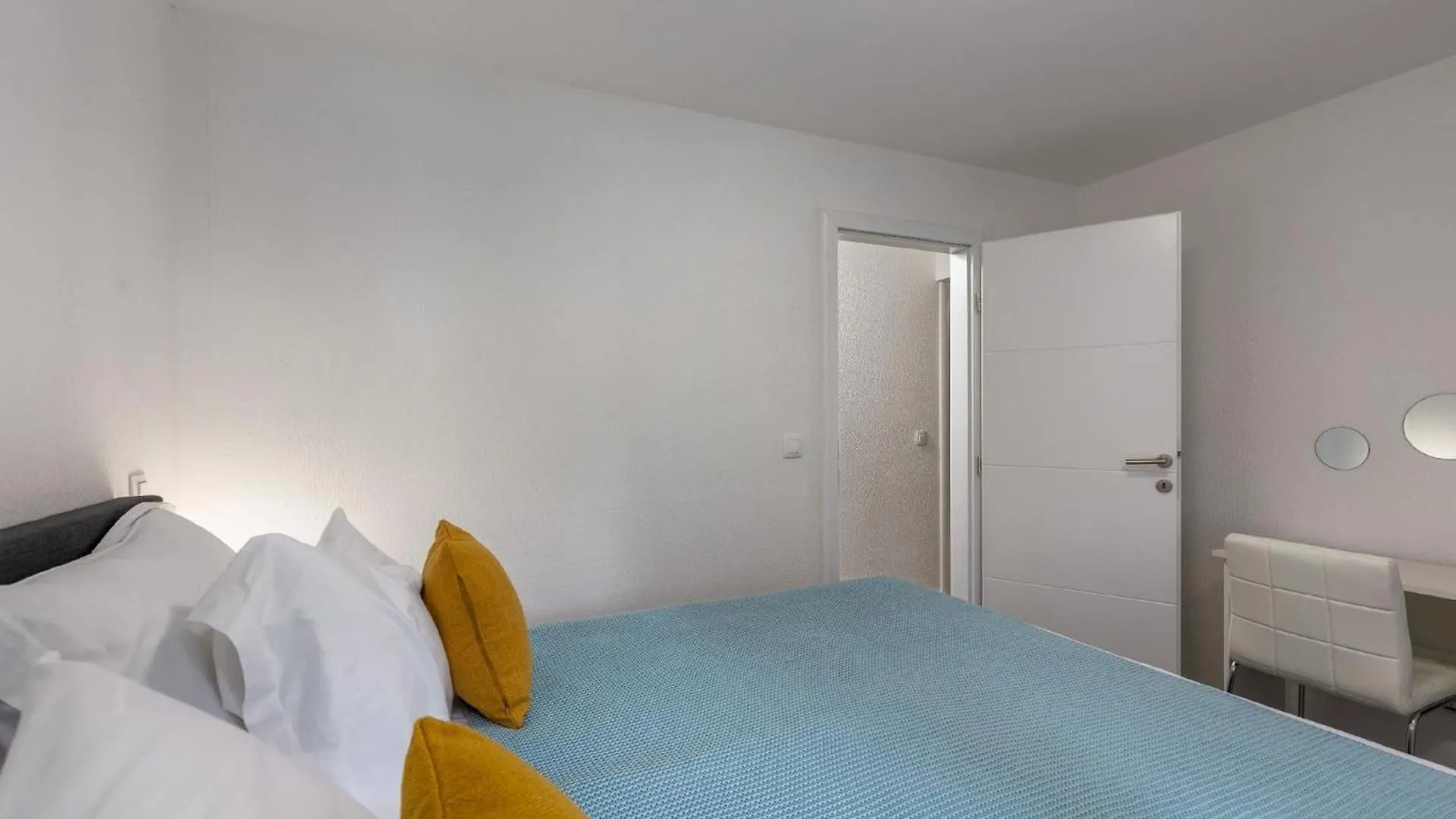 Nettes Appartement In Crikvenica Mit Schoener Terrasse Apartment