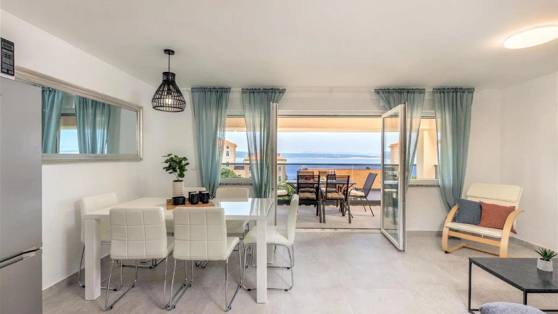 Nettes Appartement In Crikvenica Mit Schoener Terrasse
