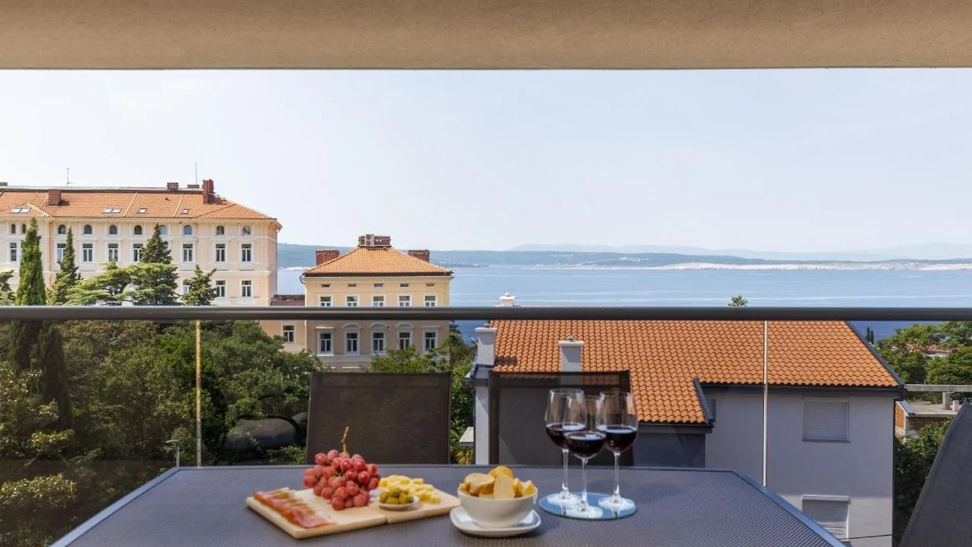 Nettes Appartement In Crikvenica Mit Schoener Terrasse Apartment